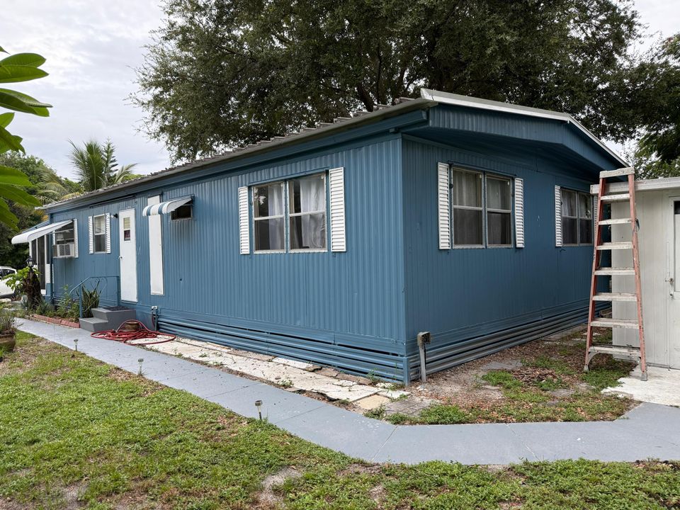 For Sale: $35,000 (2 beds, 2 baths, 1500 Square Feet)