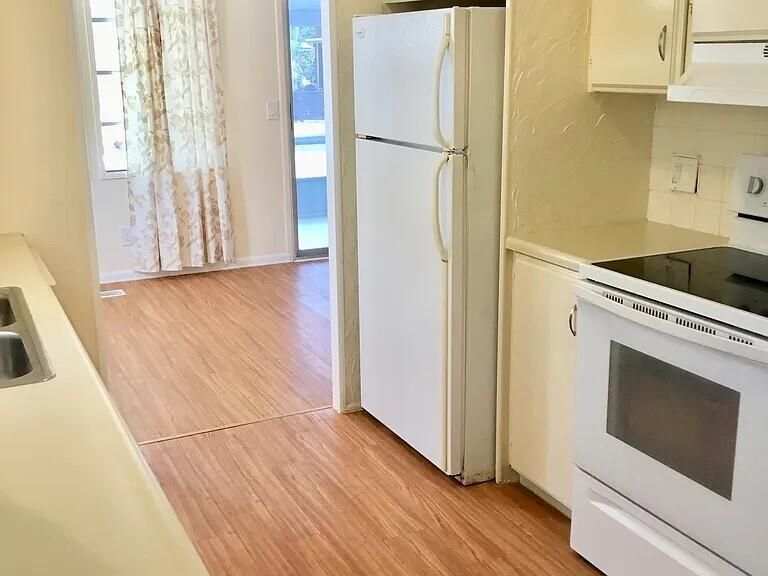 For Sale: $35,000 (2 beds, 2 baths, 1500 Square Feet)