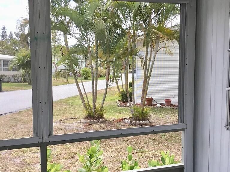 For Sale: $35,000 (2 beds, 2 baths, 1500 Square Feet)