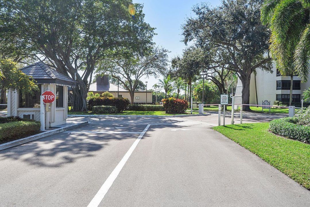 Active With Contract: $179,900 (2 beds, 2 baths, 1207 Square Feet)