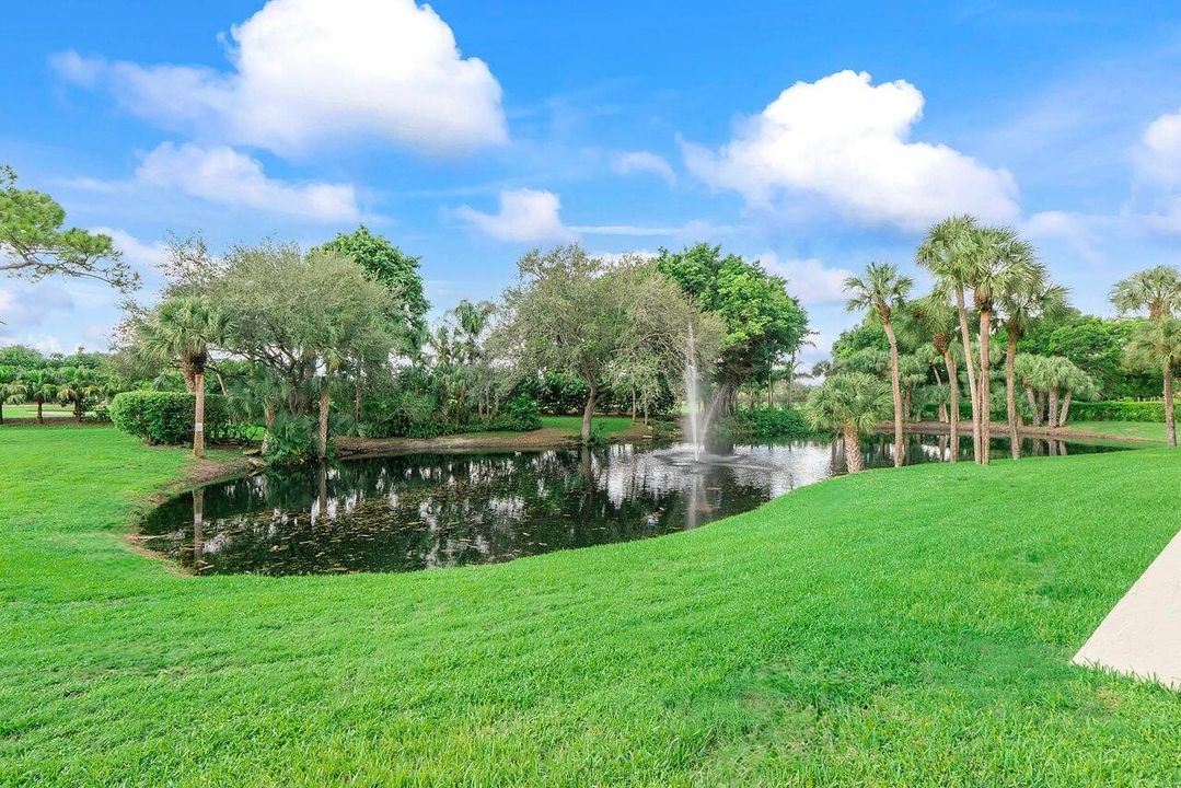 Active With Contract: $179,900 (2 beds, 2 baths, 1207 Square Feet)