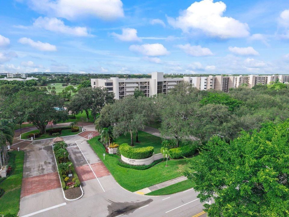 Active With Contract: $179,900 (2 beds, 2 baths, 1207 Square Feet)