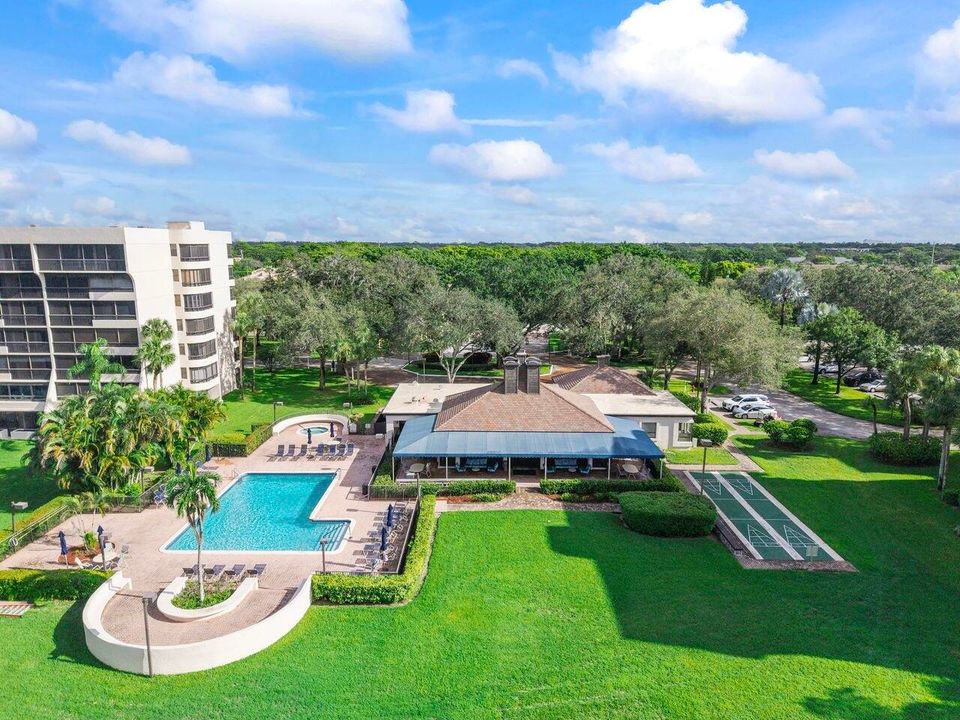 Active With Contract: $179,900 (2 beds, 2 baths, 1207 Square Feet)