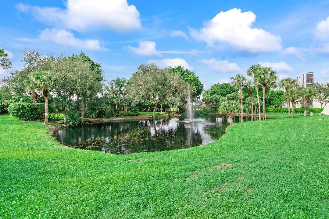 Active With Contract: $179,900 (2 beds, 2 baths, 1207 Square Feet)