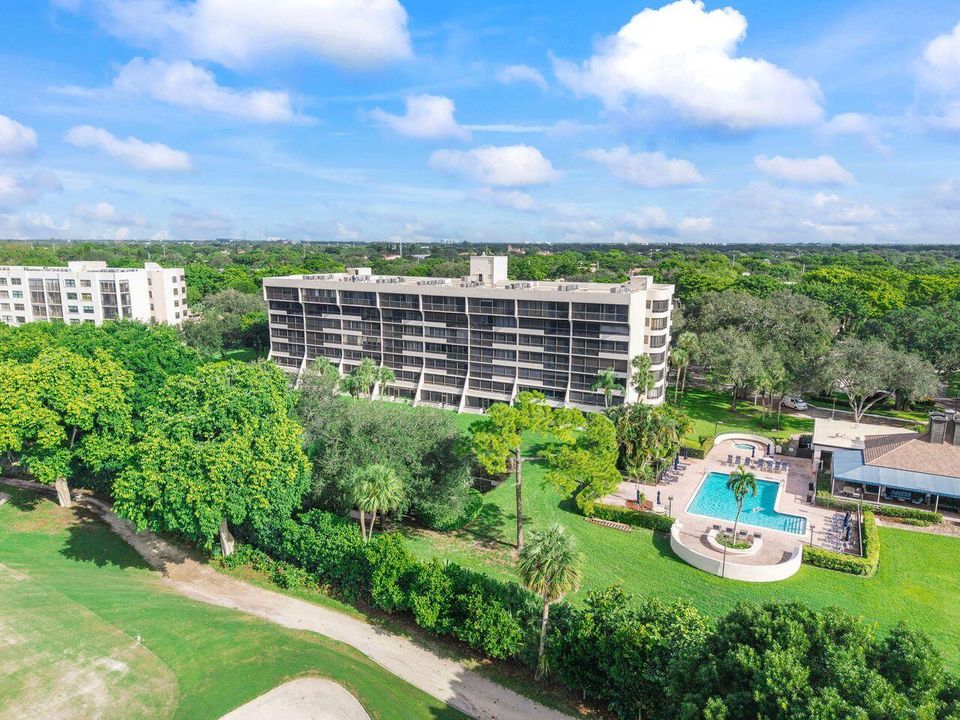 Active With Contract: $179,900 (2 beds, 2 baths, 1207 Square Feet)