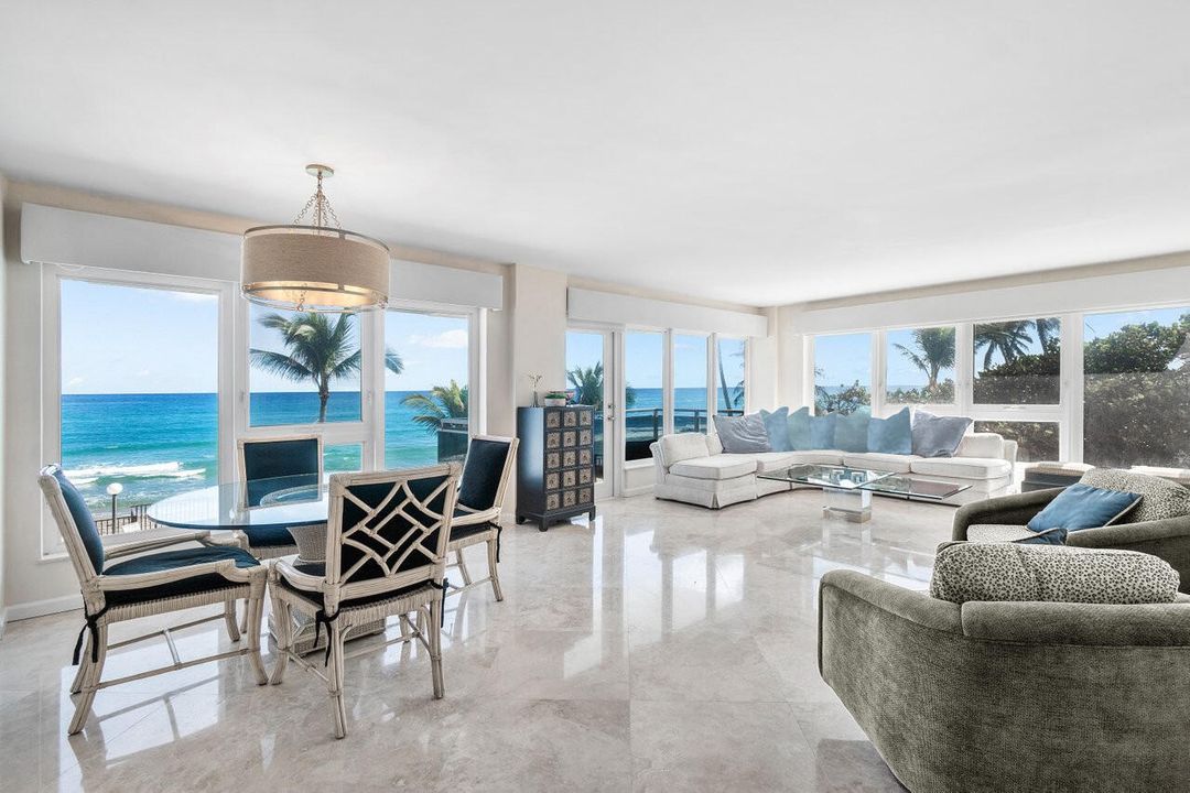 Под контрактом: $1,500,000 (3 спален, 2 ванн, 2102 Квадратных фут)