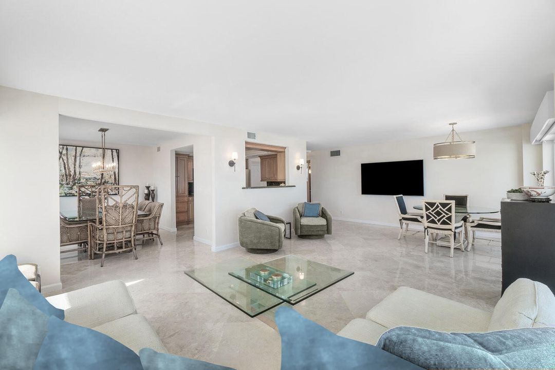 Под контрактом: $1,500,000 (3 спален, 2 ванн, 2102 Квадратных фут)