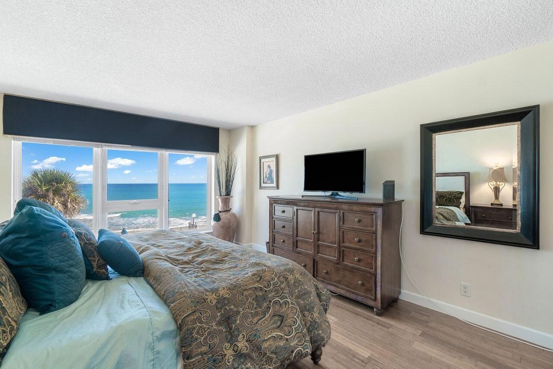 Под контрактом: $1,500,000 (3 спален, 2 ванн, 2102 Квадратных фут)