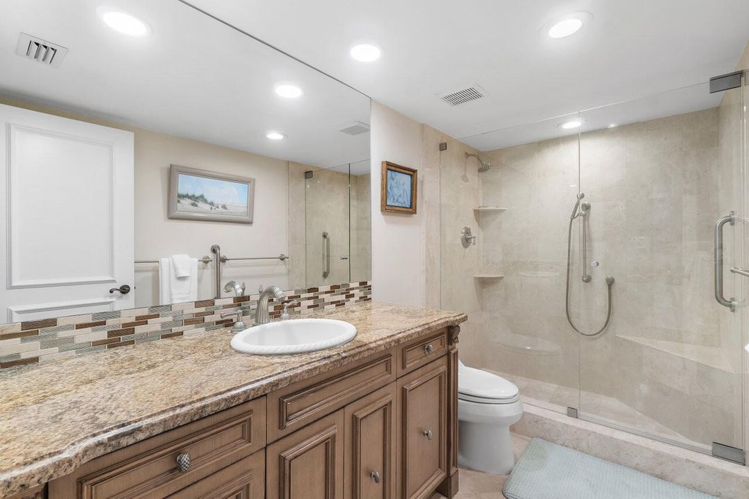 Под контрактом: $1,500,000 (3 спален, 2 ванн, 2102 Квадратных фут)