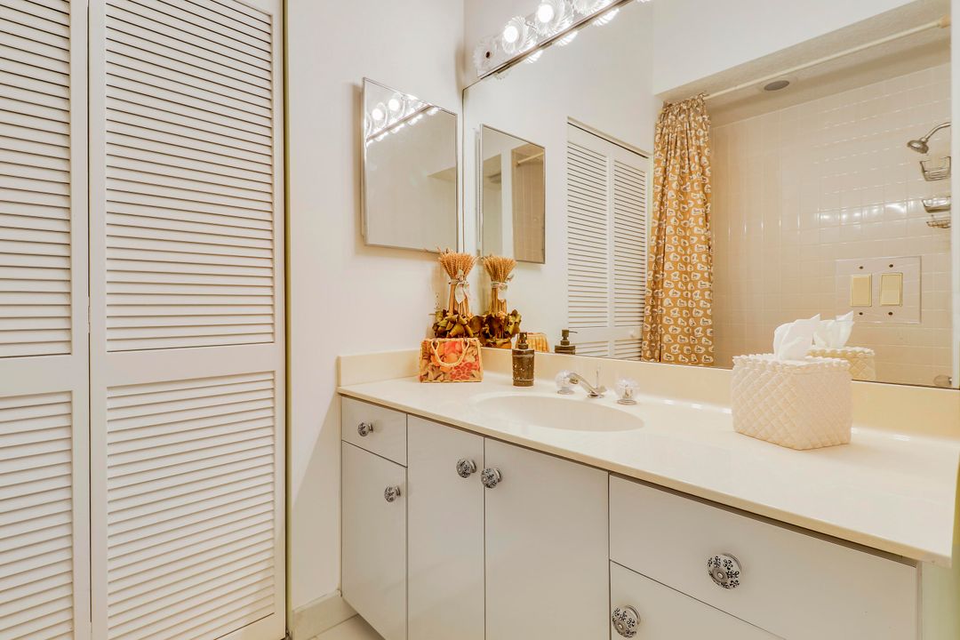 For Rent: $5,000 (3 beds, 2 baths, 2965 Square Feet)