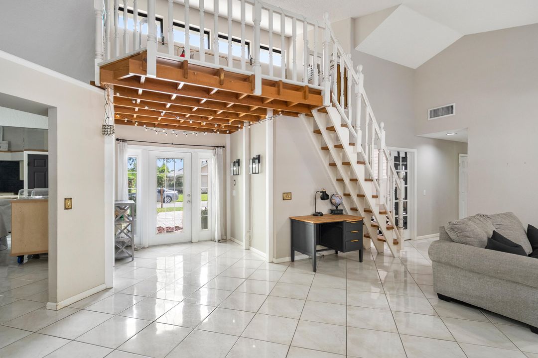 待售: $600,000 (4 贝兹, 2 浴室, 2416 平方英尺)