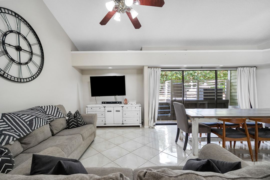 待售: $600,000 (4 贝兹, 2 浴室, 2416 平方英尺)