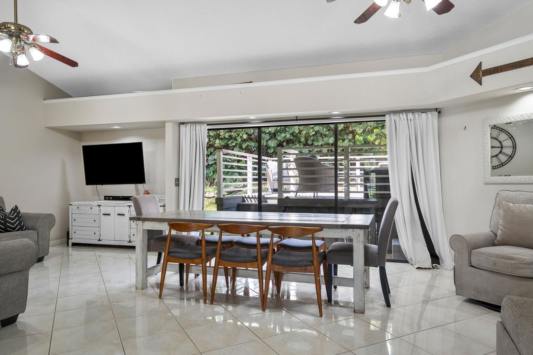 待售: $600,000 (4 贝兹, 2 浴室, 2416 平方英尺)