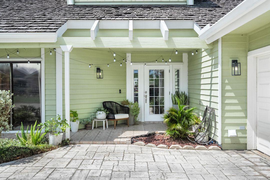 待售: $600,000 (4 贝兹, 2 浴室, 2416 平方英尺)