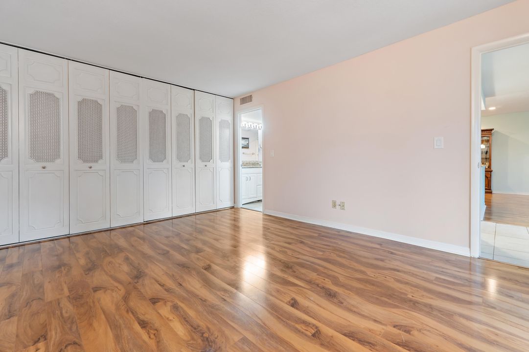 For Sale: $250,000 (2 beds, 2 baths, 1044 Square Feet)
