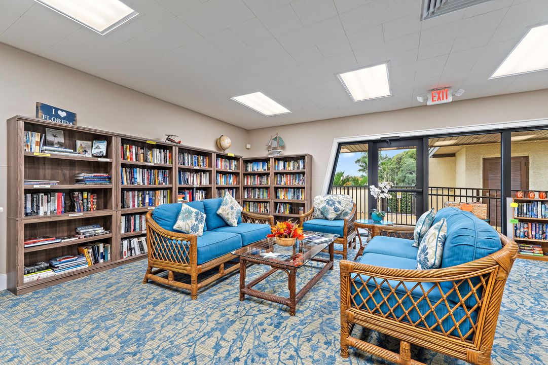 For Sale: $250,000 (2 beds, 2 baths, 1044 Square Feet)