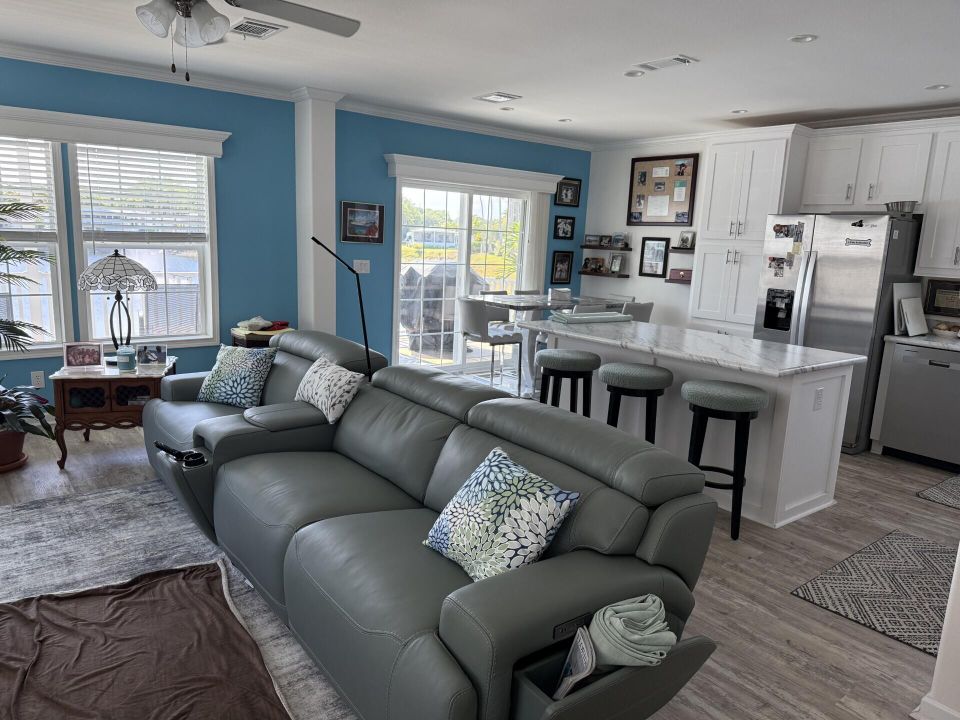 待售: $239,000 (3 贝兹, 2 浴室, 1260 平方英尺)