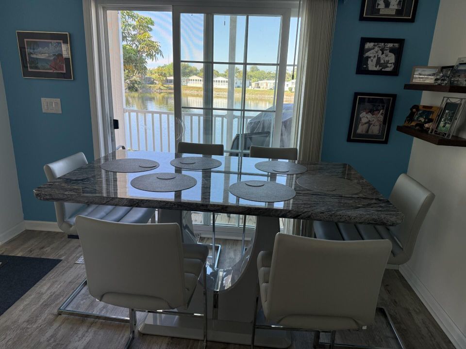 待售: $239,000 (3 贝兹, 2 浴室, 1260 平方英尺)