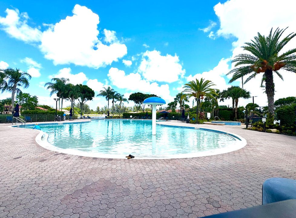 Active With Contract: $3,200 (3 beds, 2 baths, 1863 Square Feet)