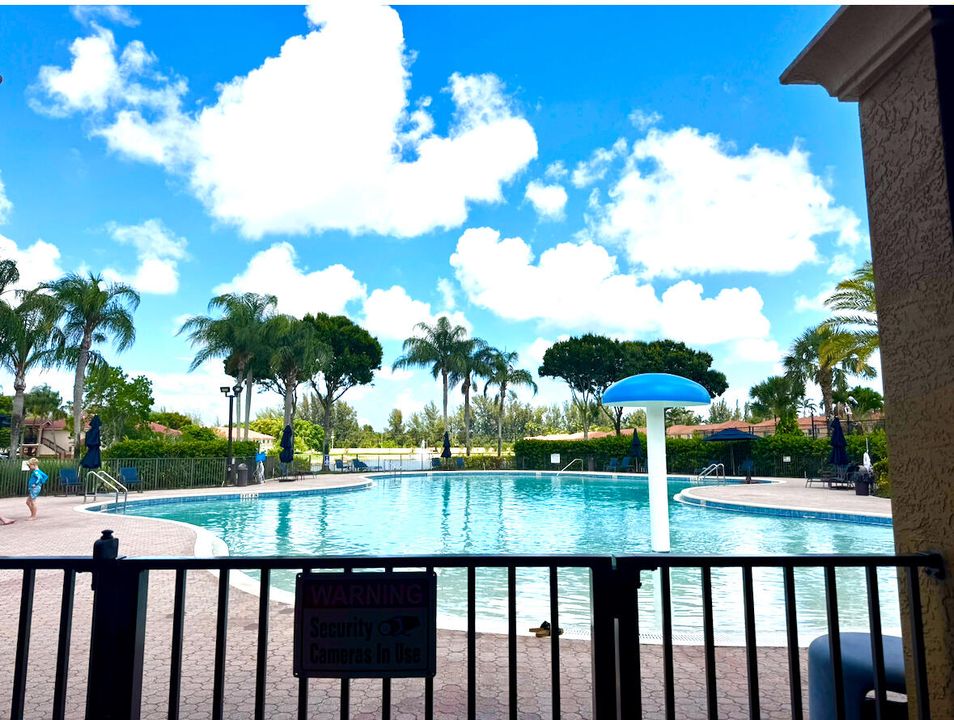 Active With Contract: $3,200 (3 beds, 2 baths, 1863 Square Feet)