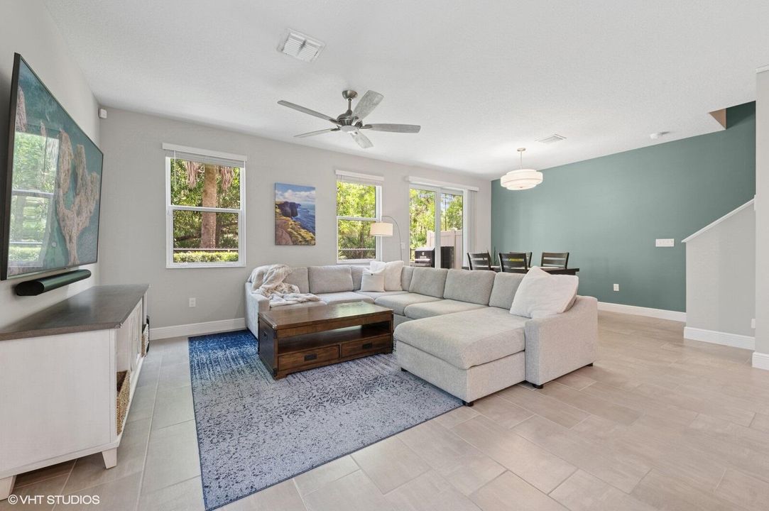 Recently Rented: $2,900 (3 beds, 2 baths, 1804 Square Feet)