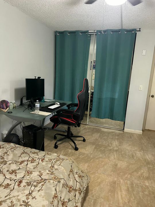 待售: $259,990 (2 贝兹, 2 浴室, 1260 平方英尺)