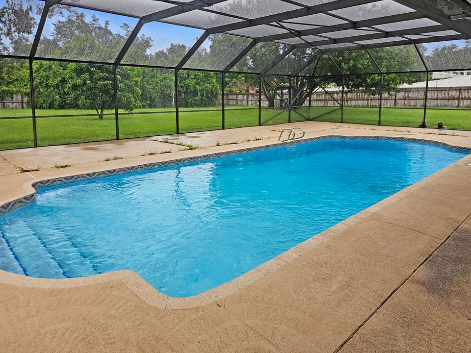 Active With Contract: $600,000 (4 beds, 3 baths, 3143 Square Feet)