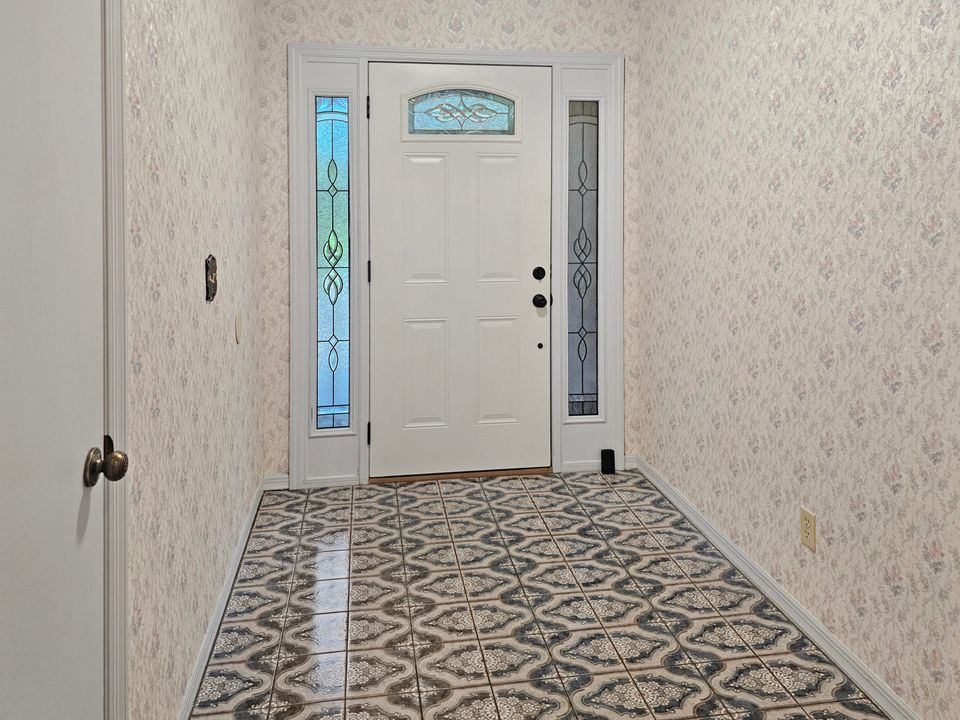 Active With Contract: $600,000 (4 beds, 3 baths, 3143 Square Feet)