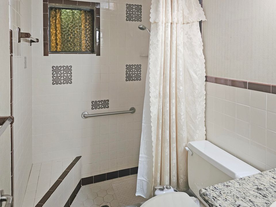 Active With Contract: $600,000 (4 beds, 3 baths, 3143 Square Feet)