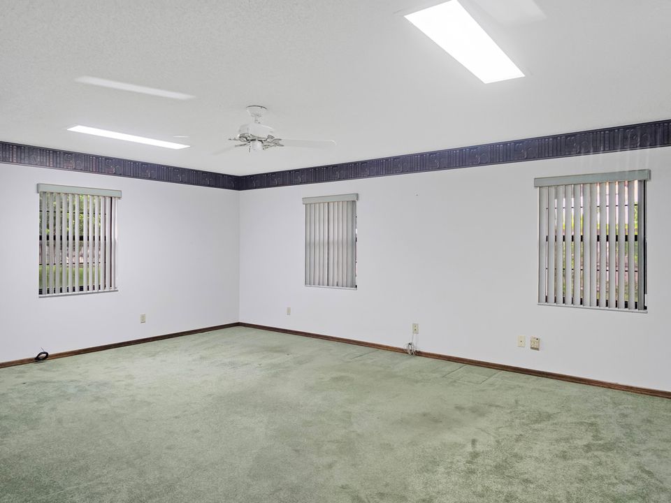 Active With Contract: $600,000 (4 beds, 3 baths, 3143 Square Feet)