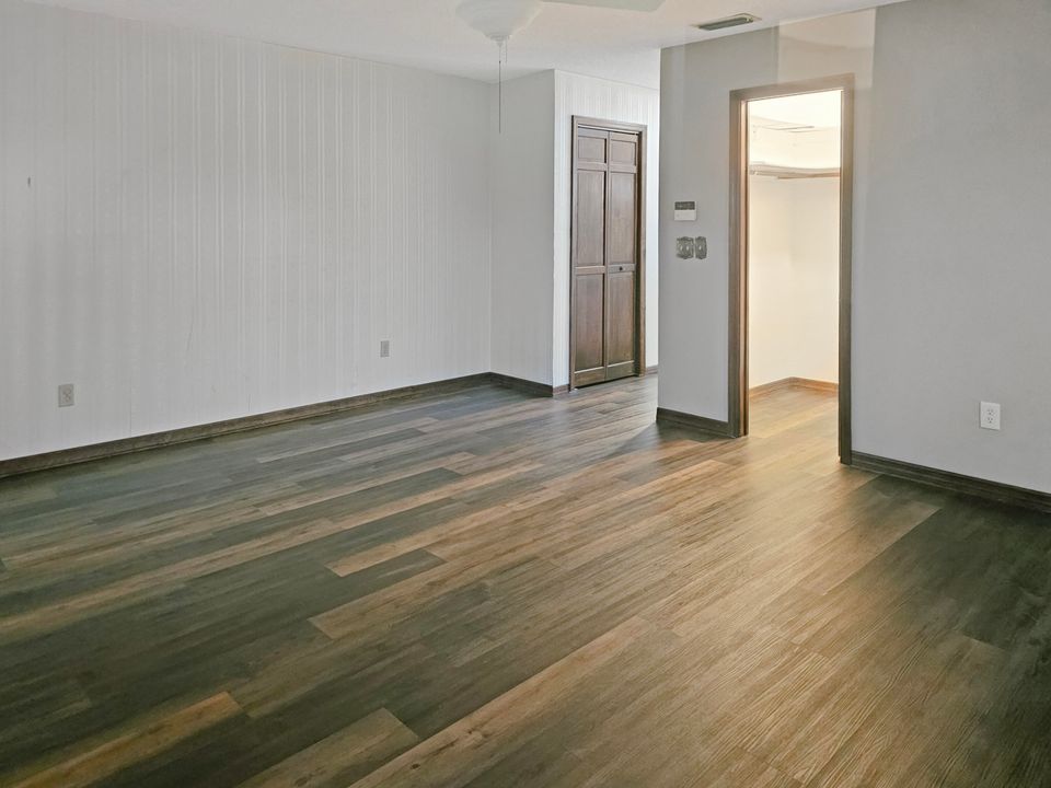 Active With Contract: $600,000 (4 beds, 3 baths, 3143 Square Feet)