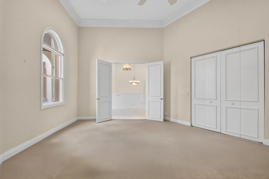 Под контрактом: $1,699,000 (5 спален, 3 ванн, 5019 Квадратных фут)