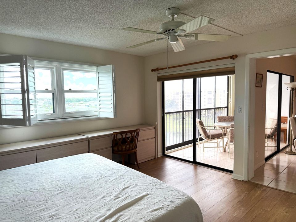 合同活跃: $3,800 (2 贝兹, 2 浴室, 1150 平方英尺)