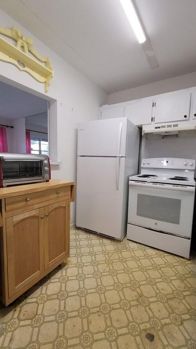 Под контрактом: $59,900 (1 спален, 1 ванн, 570 Квадратных фут)