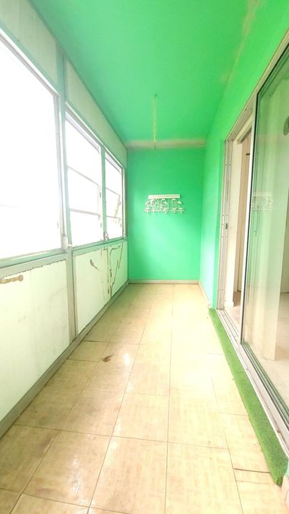 Под контрактом: $59,900 (1 спален, 1 ванн, 570 Квадратных фут)