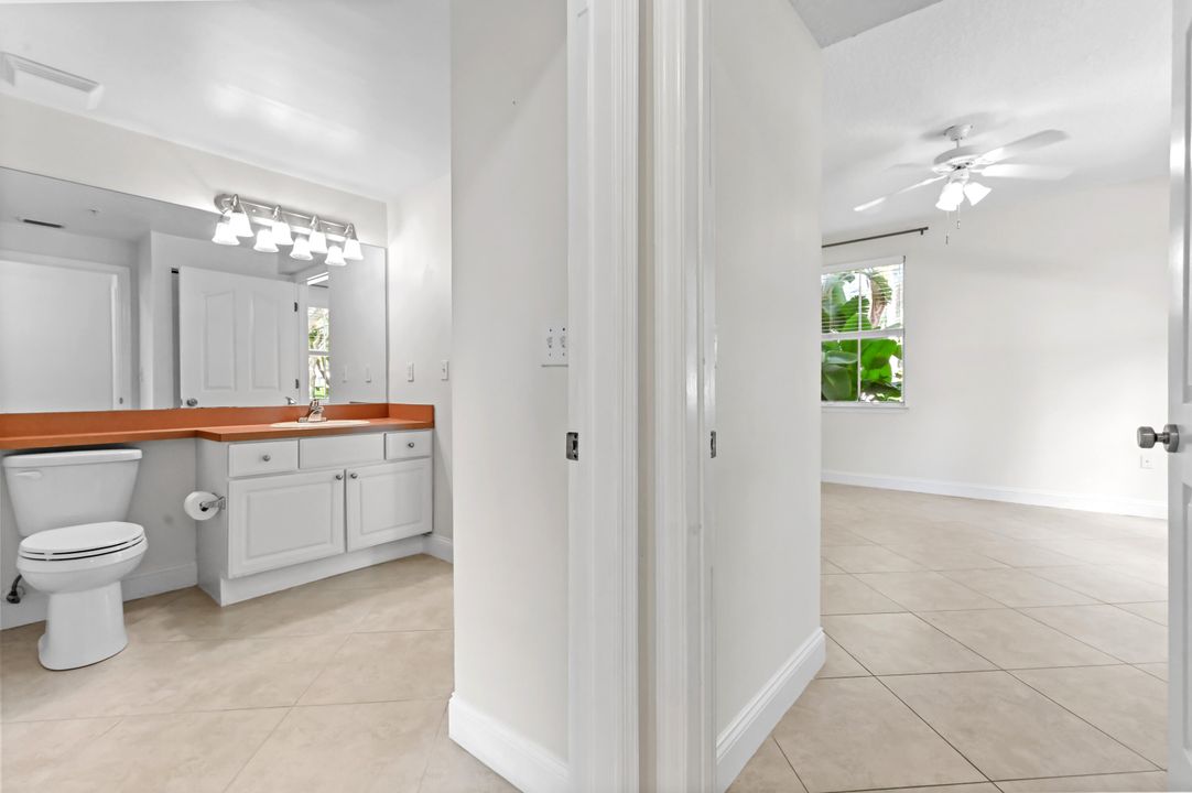 合同活跃: $365,000 (2 贝兹, 2 浴室, 1058 平方英尺)