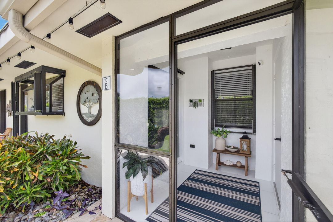 Activo con contrato: $465,000 (2 camas, 2 baños, 1698 Pies cuadrados)