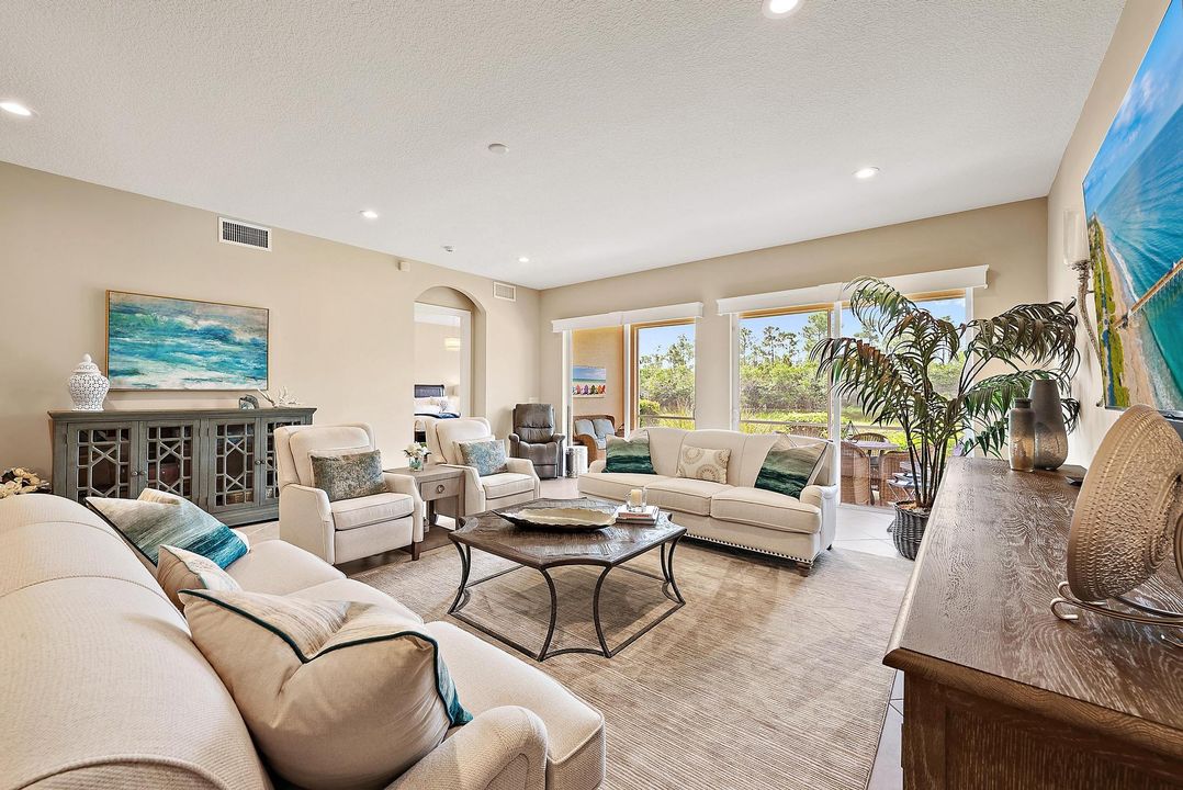 В аренду: $10,750 (2 спален, 2 ванн, 2327 Квадратных фут)