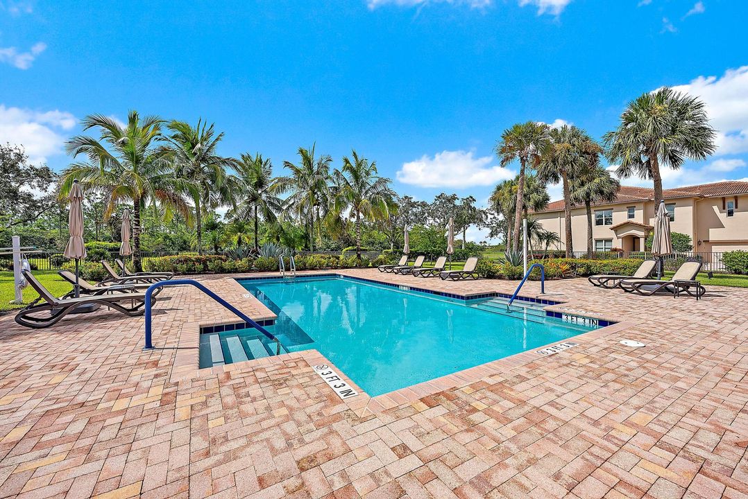 В аренду: $10,750 (2 спален, 2 ванн, 2327 Квадратных фут)