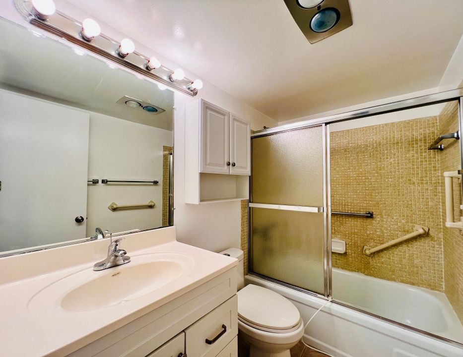 待售: $62,000 (1 贝兹, 1 浴室, 570 平方英尺)