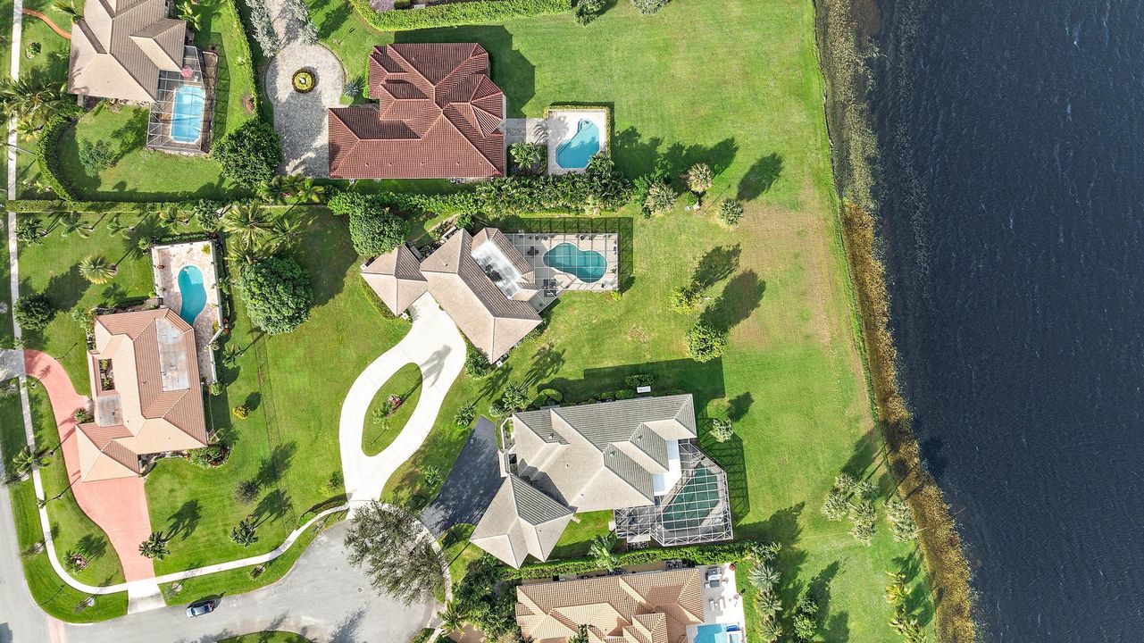 合同活跃: $1,899,000 (3 贝兹, 3 浴室, 2247 平方英尺)