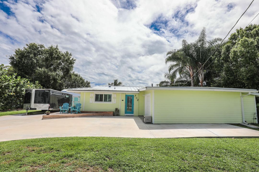 Active With Contract: $525,000 (3 beds, 2 baths, 1040 Square Feet)