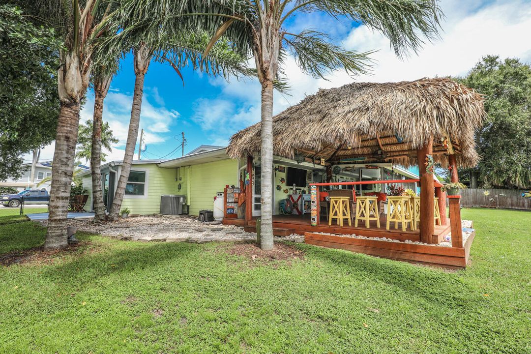 Active With Contract: $525,000 (3 beds, 2 baths, 1040 Square Feet)