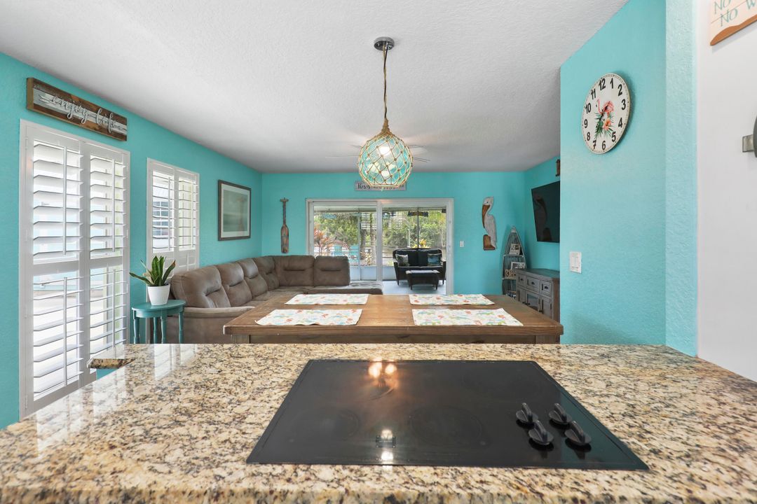 Active With Contract: $525,000 (3 beds, 2 baths, 1040 Square Feet)