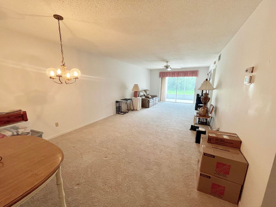 For Sale: $110,000 (2 beds, 2 baths, 1186 Square Feet)