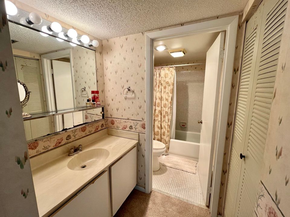 For Sale: $110,000 (2 beds, 2 baths, 1186 Square Feet)