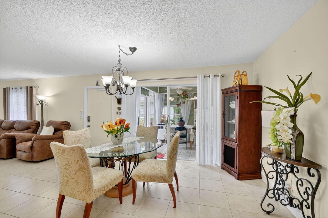 Active With Contract: $209,000 (2 beds, 2 baths, 1238 Square Feet)