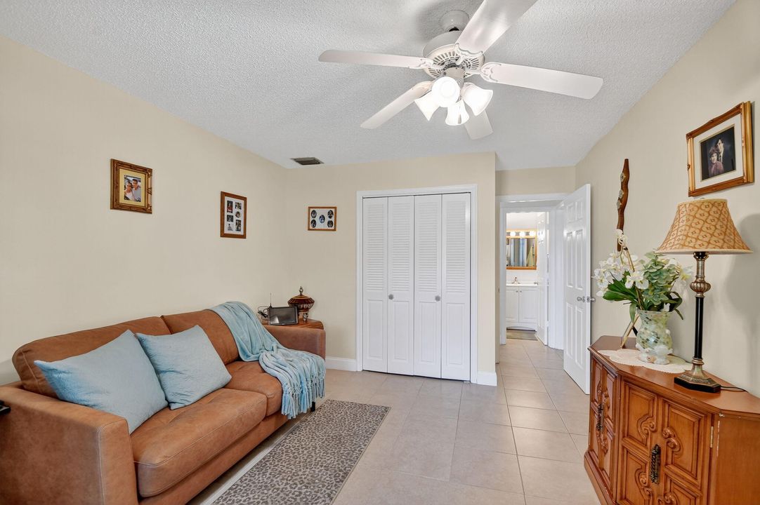 Active With Contract: $209,000 (2 beds, 2 baths, 1238 Square Feet)