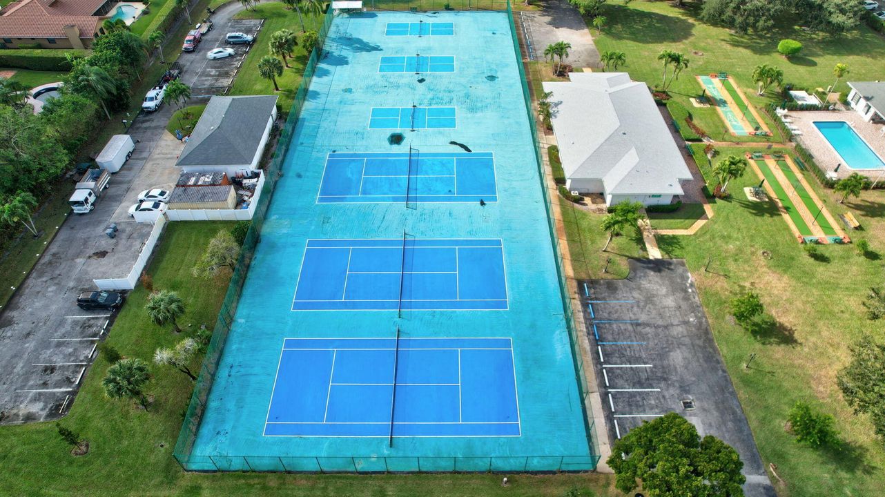 Active With Contract: $209,000 (2 beds, 2 baths, 1238 Square Feet)