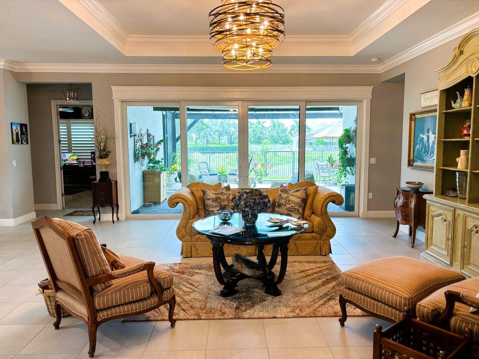 待售: $833,900 (2 贝兹, 3 浴室, 2740 平方英尺)